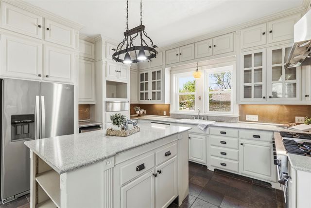 1017 N Woods Street, Sherman, TX 75092