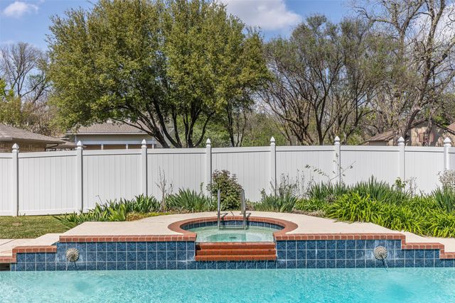 1017 N Woods Street, Sherman, TX 75092