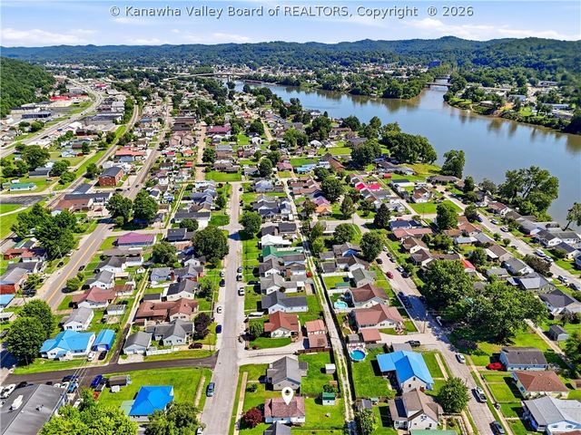 808 Dupont Avenue, Nitro, WV 25143