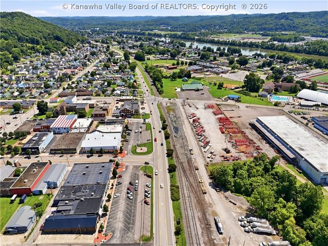 808 Dupont Avenue, Nitro, WV 25143