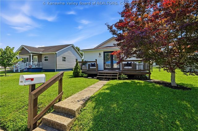 808 Dupont Avenue, Nitro, WV 25143