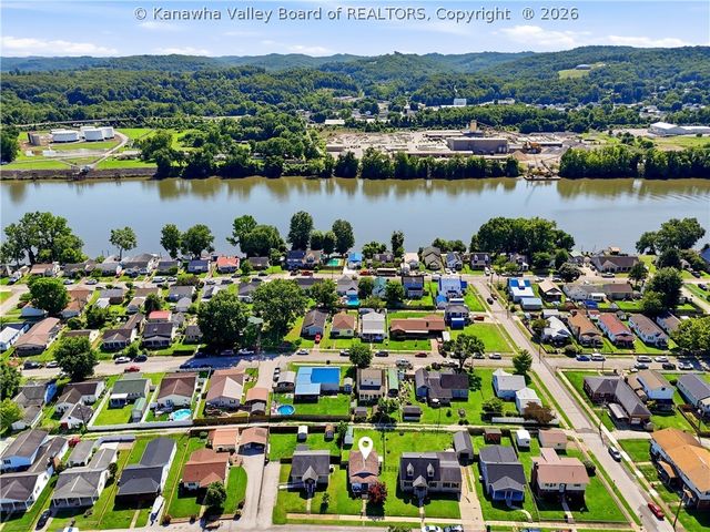 808 Dupont Avenue, Nitro, WV 25143