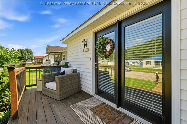 808 Dupont Avenue, Nitro, WV 25143