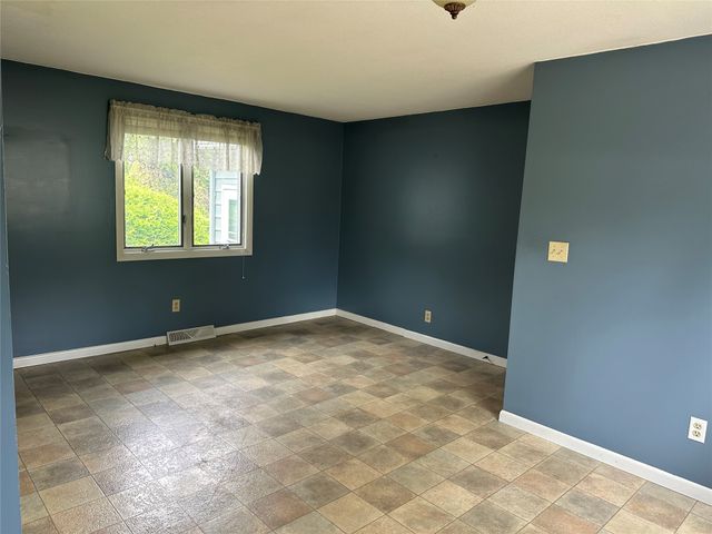 933 GRANT Avenue, Erie, PA 16505