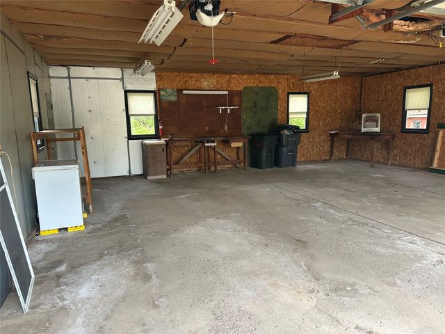 933 GRANT Avenue, Erie, PA 16505