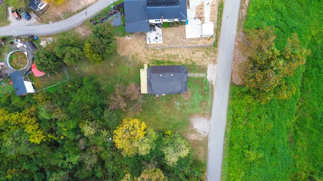 96 Kinne Street, Stearns, KY 42647