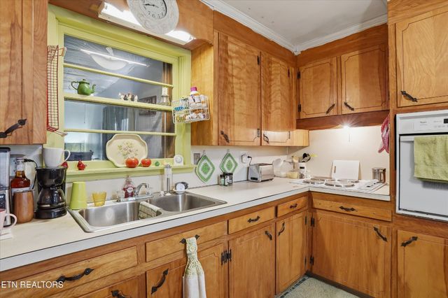 415 N 1st Ave, Baxter, TN 38544