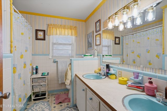 415 N 1st Ave, Baxter, TN 38544