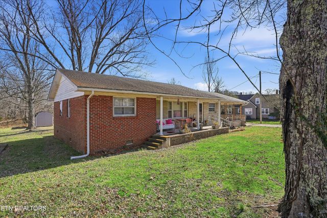 415 N 1st Ave, Baxter, TN 38544