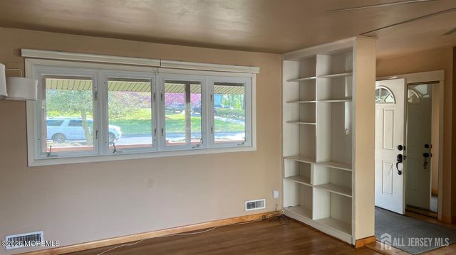 19 Reeds Road, Tinton Falls, NJ 07724