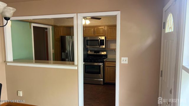 19 Reeds Road, Tinton Falls, NJ 07724