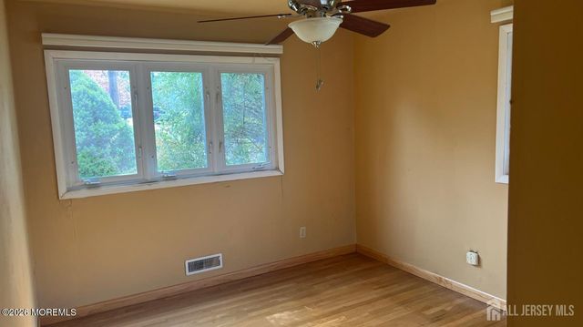 19 Reeds Road, Tinton Falls, NJ 07724