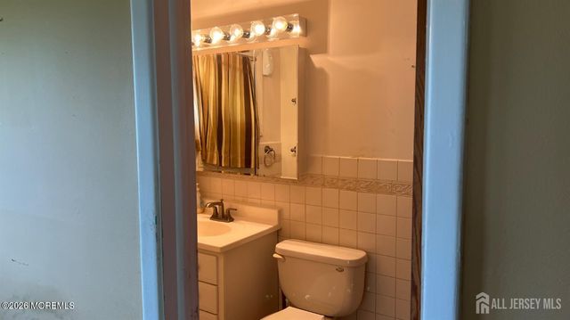 19 Reeds Road, Tinton Falls, NJ 07724