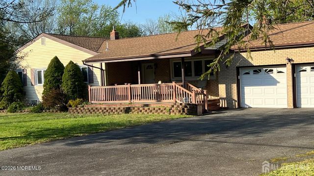 19 Reeds Road, Tinton Falls, NJ 07724