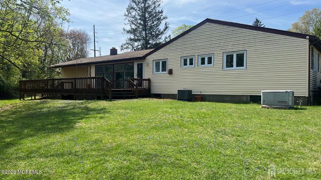 19 Reeds Road, Tinton Falls, NJ 07724