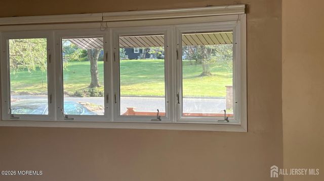 19 Reeds Road, Tinton Falls, NJ 07724