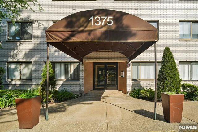 1375 River Road 1A, Edgewater, NJ 07020