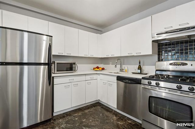 1375 River Road 1A, Edgewater, NJ 07020