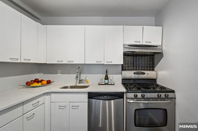 1375 River Road 1A, Edgewater, NJ 07020