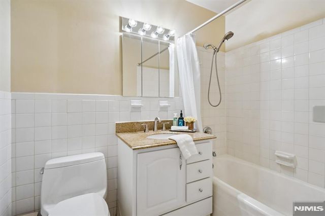1375 River Road 1A, Edgewater, NJ 07020
