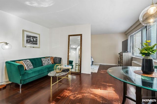 1375 River Road 1A, Edgewater, NJ 07020