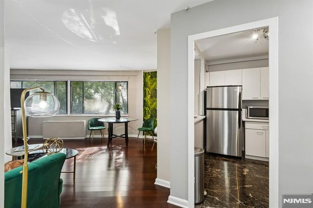 1375 River Road 1A, Edgewater, NJ 07020