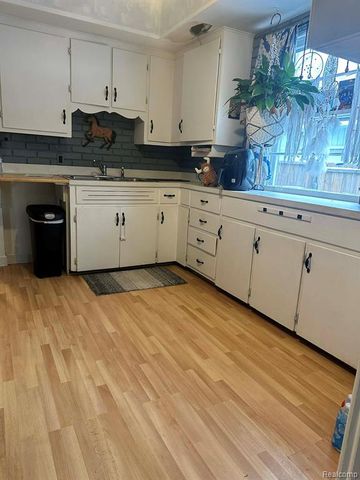 3405 Sherwood Drive, Flint, MI 48503