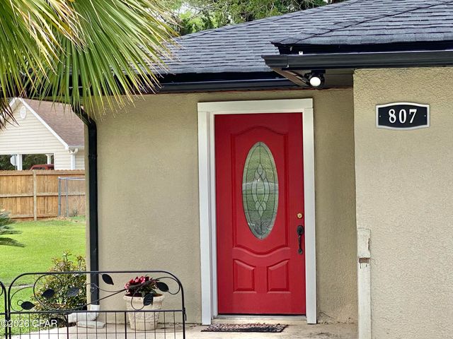 807 Maple Street, Chipley, FL 32428