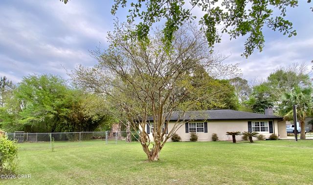 807 Maple Street, Chipley, FL 32428