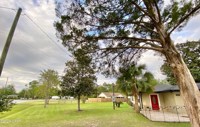 807 Maple Street, Chipley, FL 32428