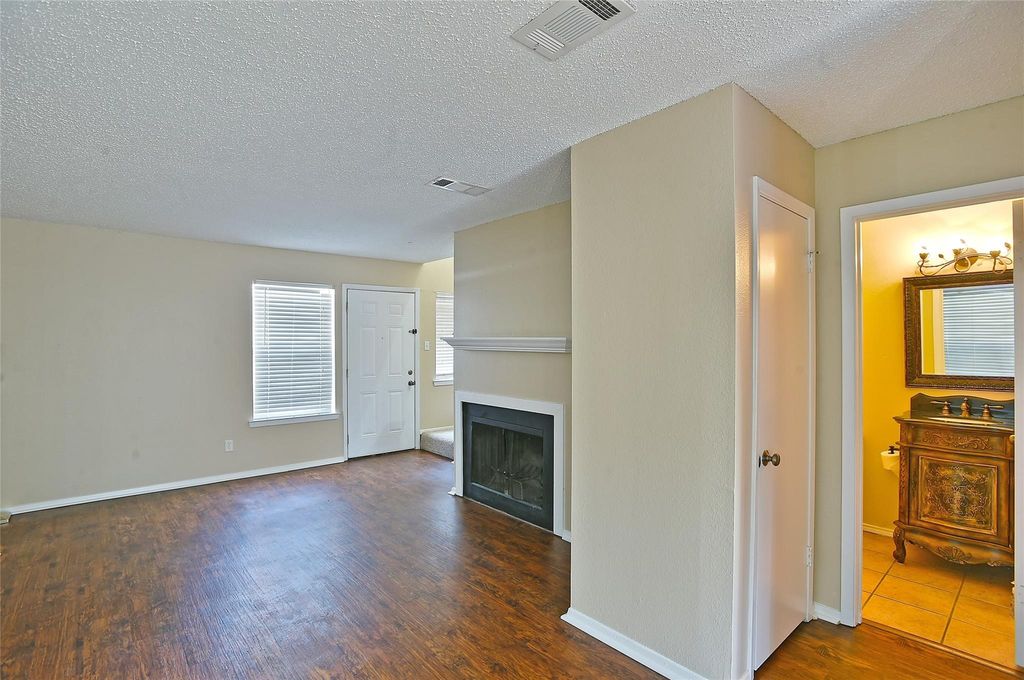 619 Timberline Drive, Hurst, TX 76053 — photo 4