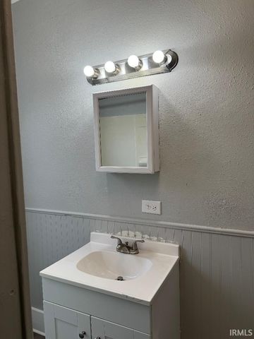 504 HART Street, Vincennes, IN 47591