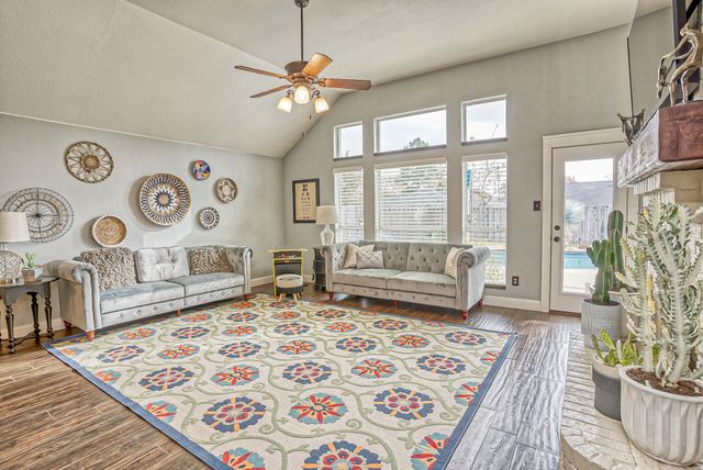 6836 Dogwood Lane, North Richland Hills, TX 76182