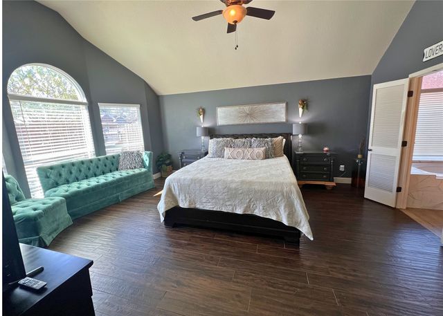 6836 Dogwood Lane, North Richland Hills, TX 76182