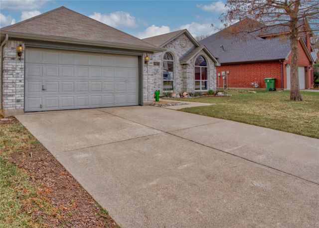6836 Dogwood Lane, North Richland Hills, TX 76182