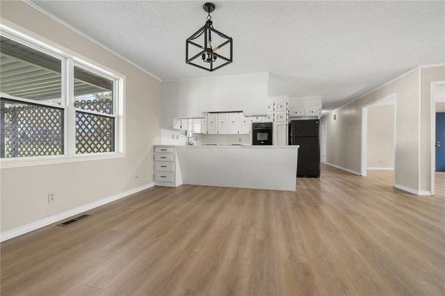 3894 Layton Drive, Harrison, AR 72601