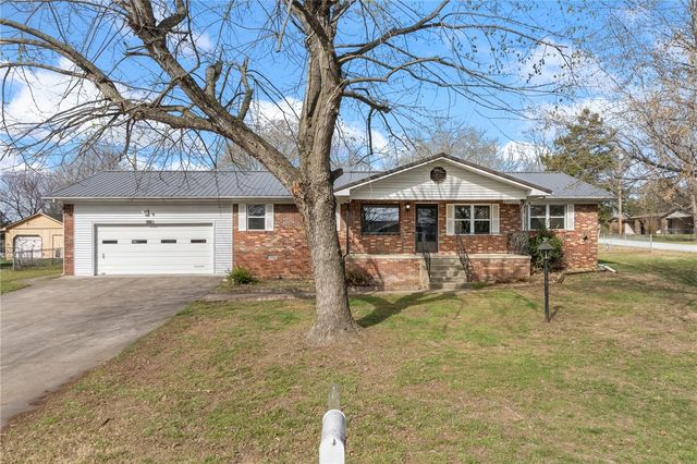 3894 Layton Drive, Harrison, AR 72601