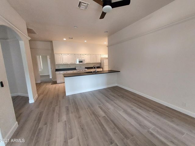 12239 N CHAMA Drive B, Fountain Hills, AZ 85268