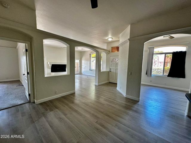 12239 N CHAMA Drive B, Fountain Hills, AZ 85268