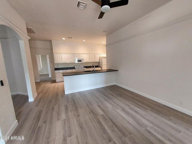 12239 N CHAMA Drive B, Fountain Hills, AZ 85268