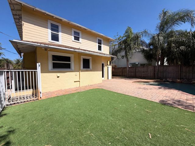 207 S Ocean, Lake Worth Beach, FL 33460