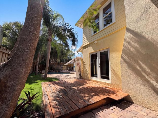 207 S Ocean, Lake Worth Beach, FL 33460