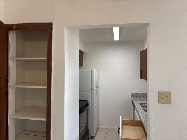 7200 Clarewood Drive 13, Houston, TX 77036