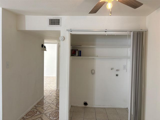 7200 Clarewood Drive 13, Houston, TX 77036