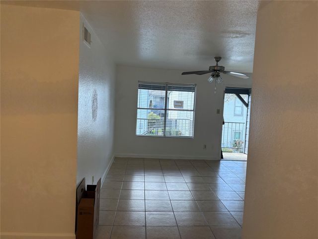 7200 Clarewood Drive 13, Houston, TX 77036