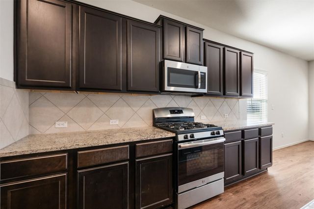 160 Copper LN, Kyle, TX 78640