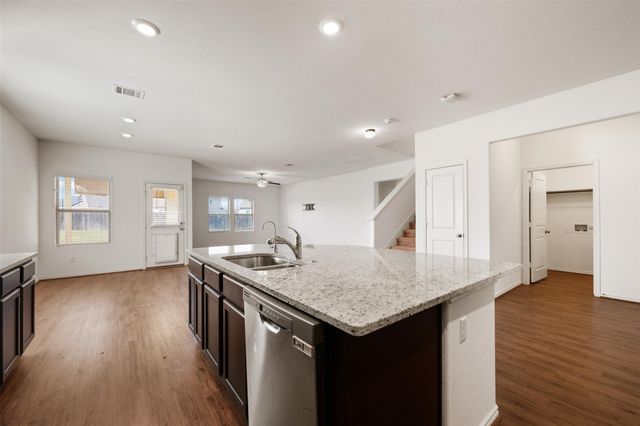 160 Copper LN, Kyle, TX 78640