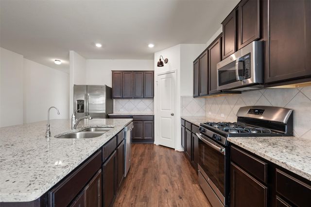 160 Copper LN, Kyle, TX 78640