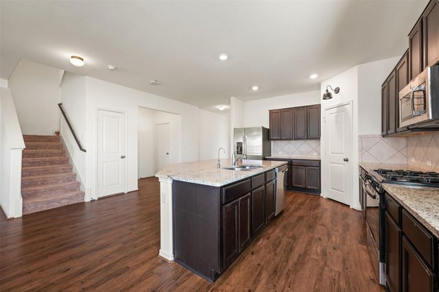 160 Copper LN, Kyle, TX 78640