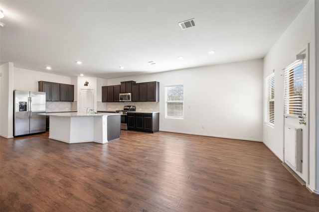 160 Copper LN, Kyle, TX 78640